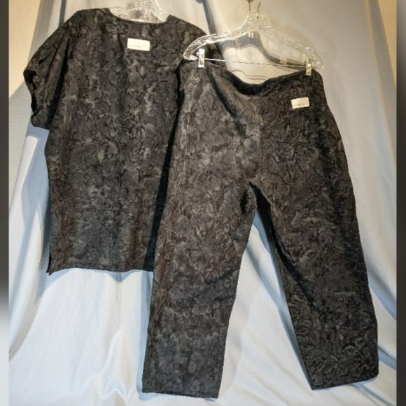 Cotton Scrubs & Co Black Batik Scrub Set (top & pant) in size 2XL, EUC! - Picture 3 of 15